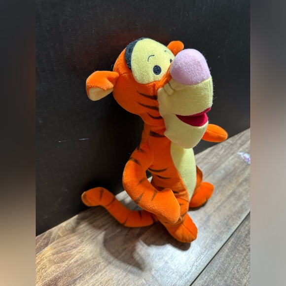 1990’s Tigger Disney Winnie the Pooh plush - Picture 10 of 12